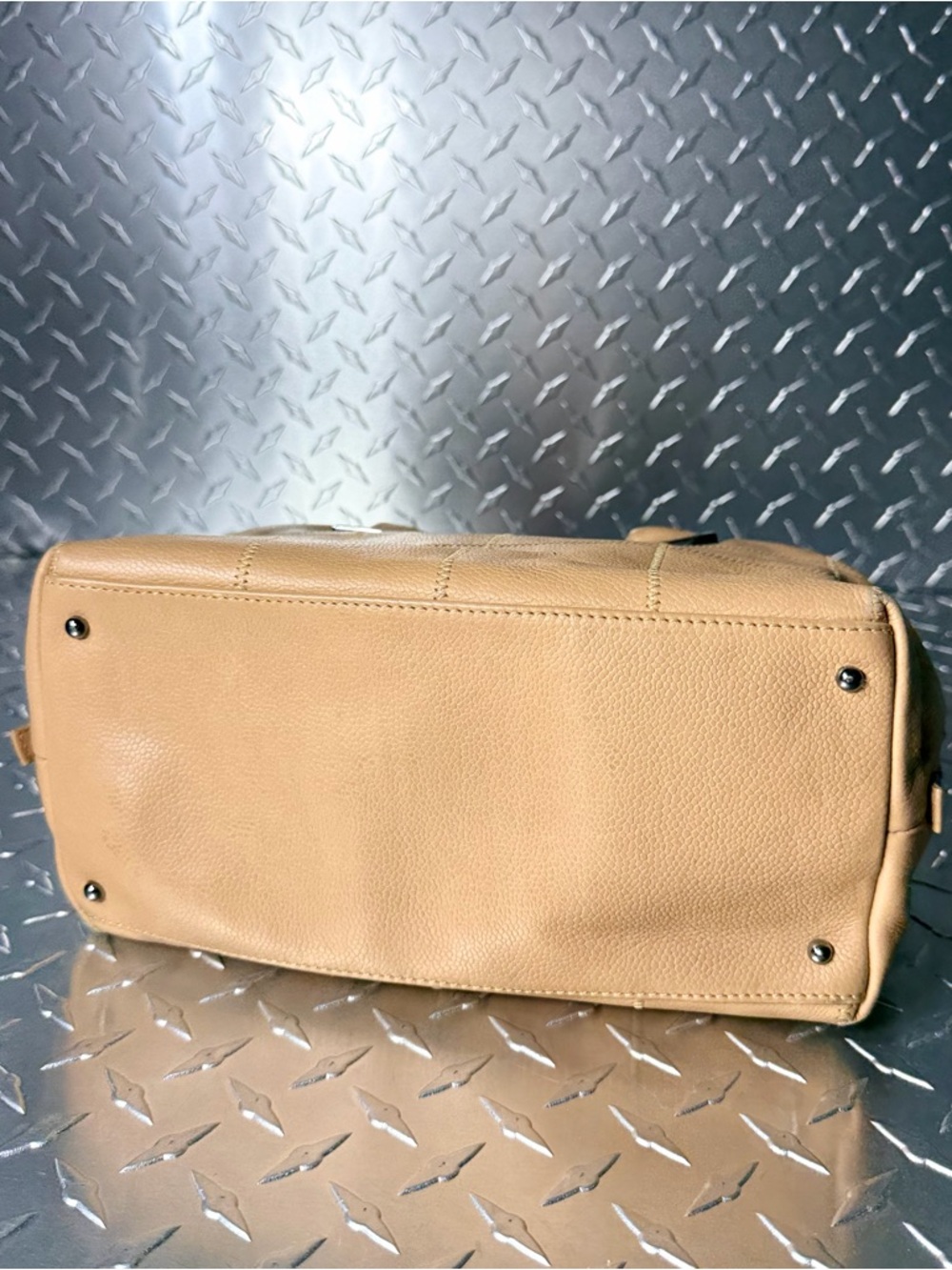 Chanel 2004 Vintage LAX Square Stitch Soft Caviar CC Tote in Beige - Picture 5 of 14